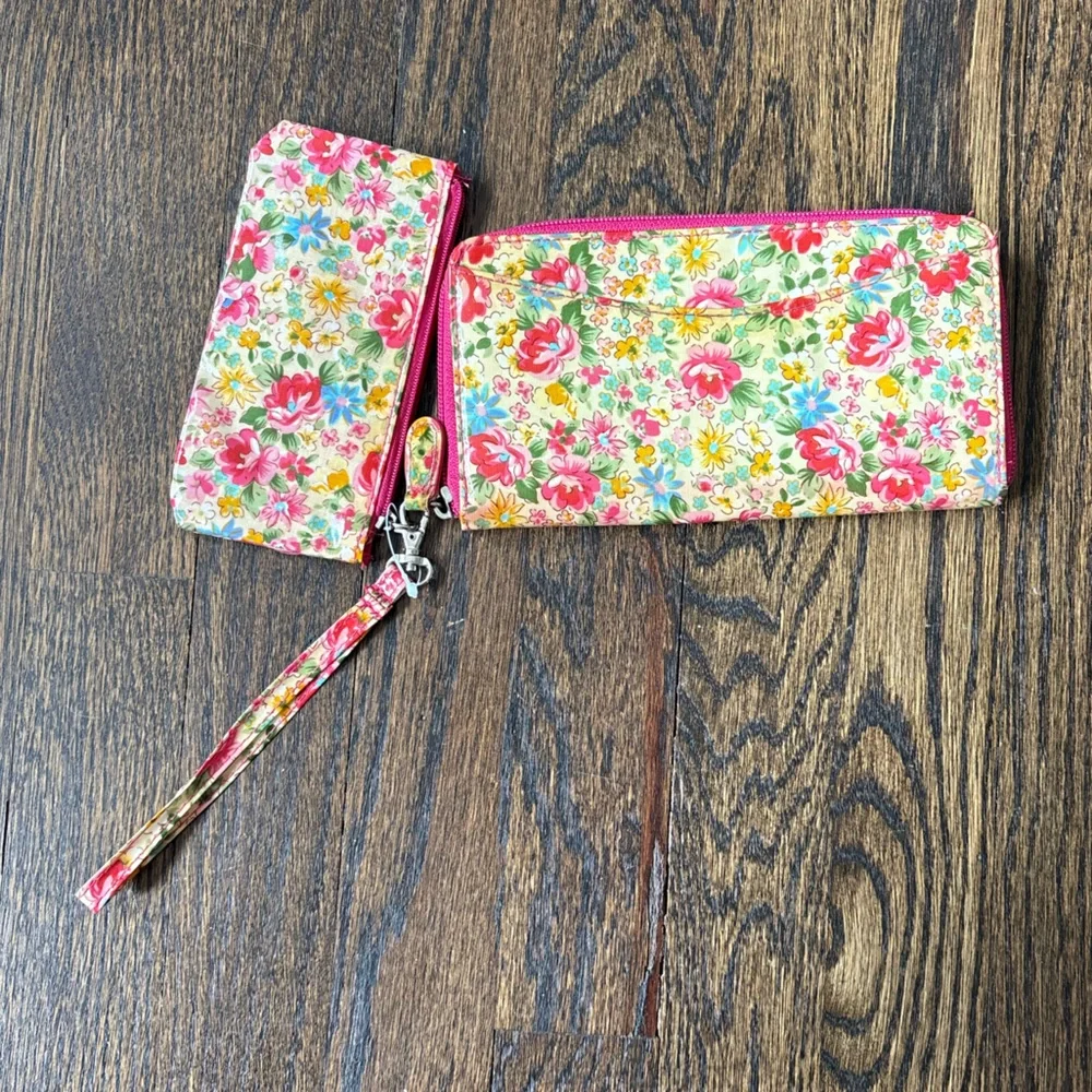 Floral Wristlet and Wallet Set - Picture 7 of 11